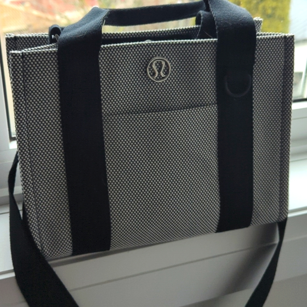 Lululemon two tone canvas tote 4.5L